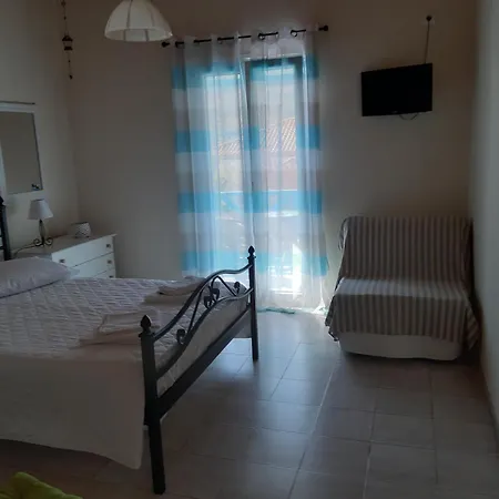 Roula'S Studios Andros Town Room photo